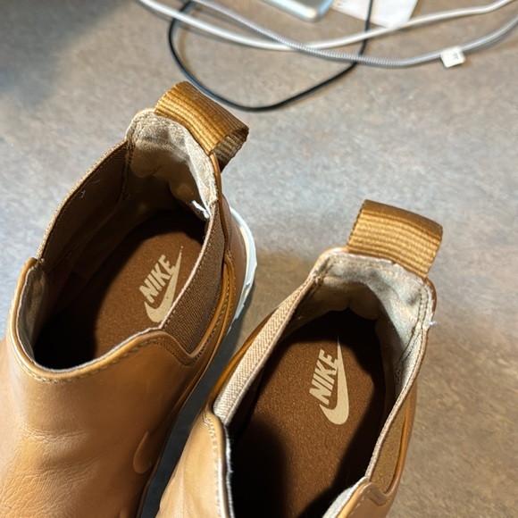Nike Boots Size 7 Women - Picture 6 of 6